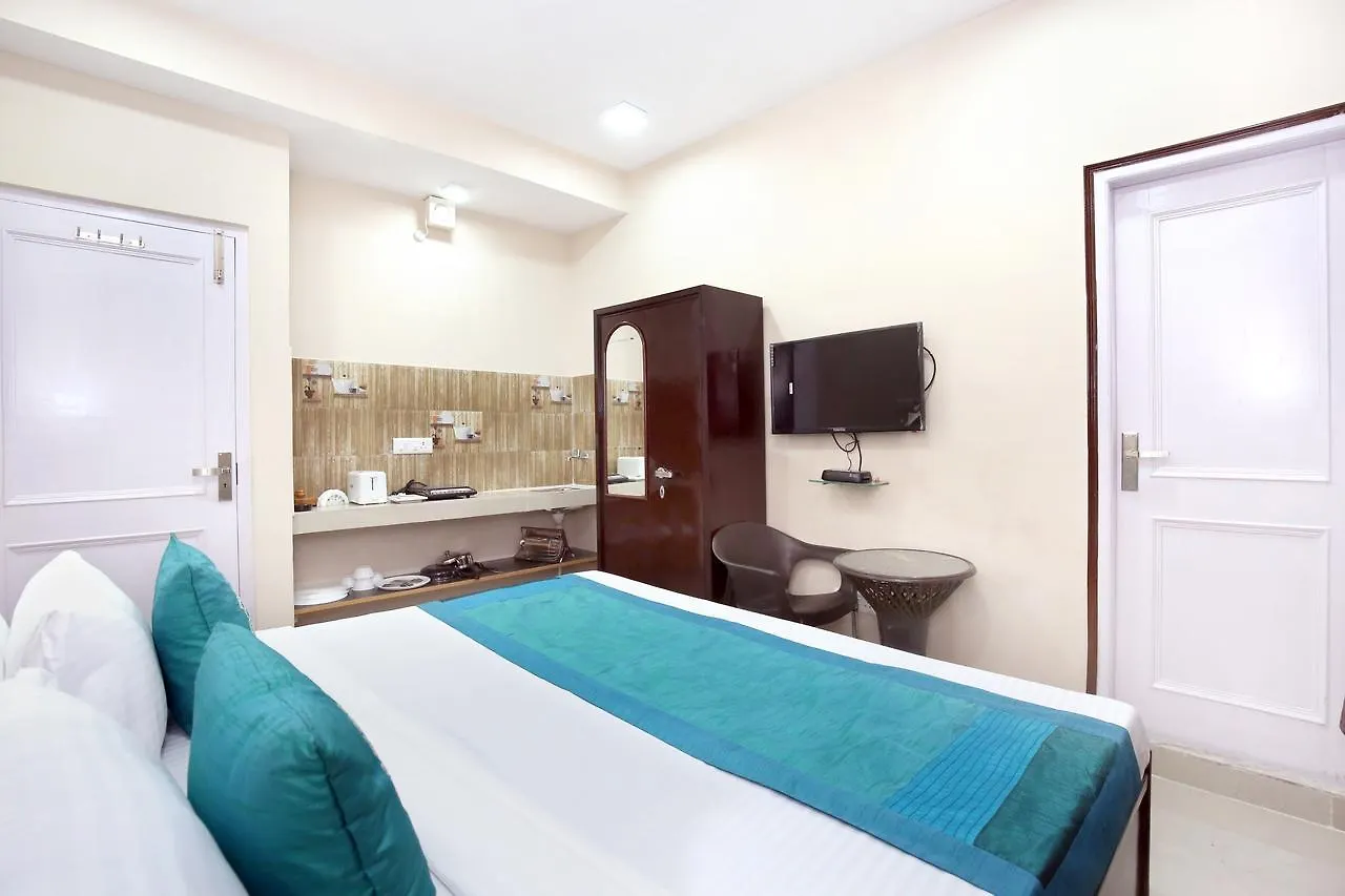 Oyo 14202 Rajinder Regency Hotel Shimla 3*,  India