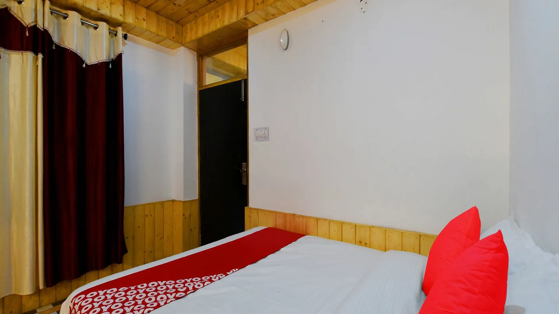 ***  Oyo 14202 Rajinder Regency Hotel Shimla India