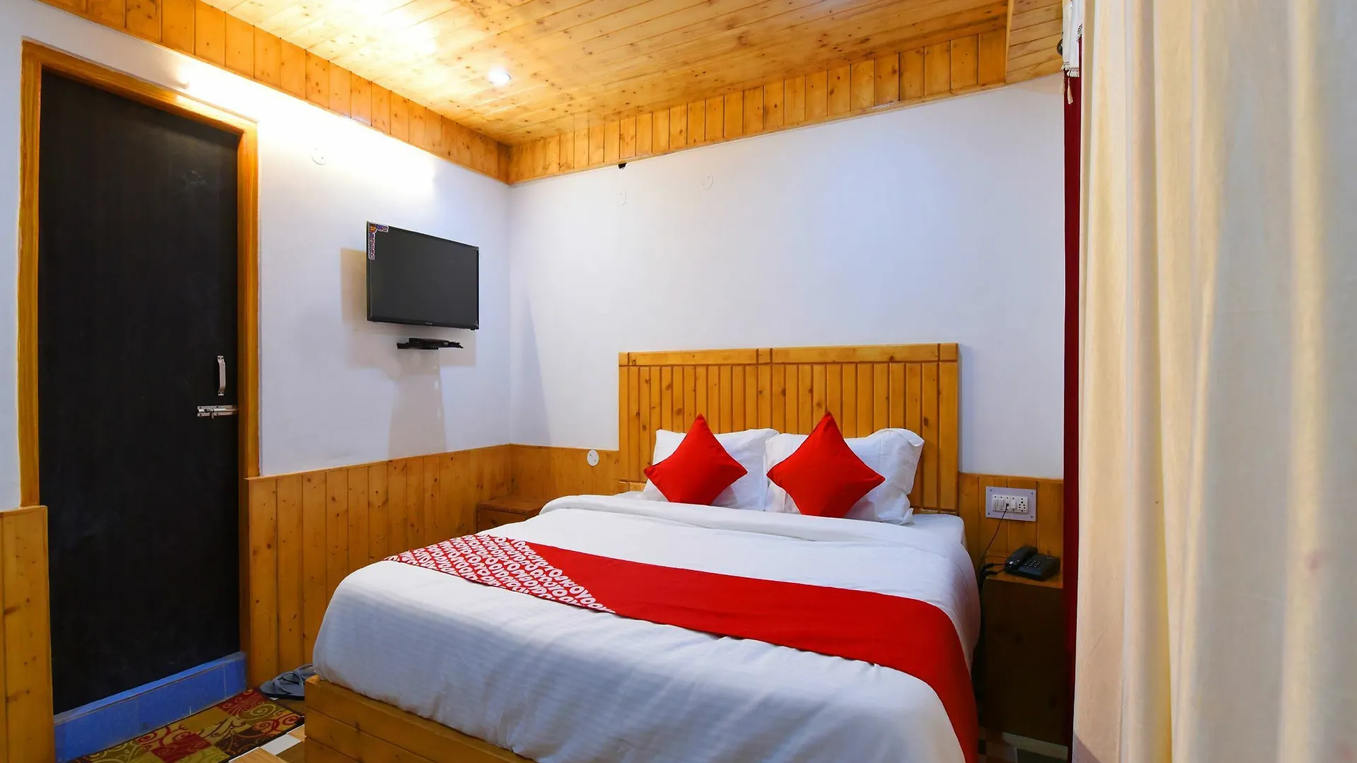 ***  Oyo 14202 Rajinder Regency Hotel Shimla India
