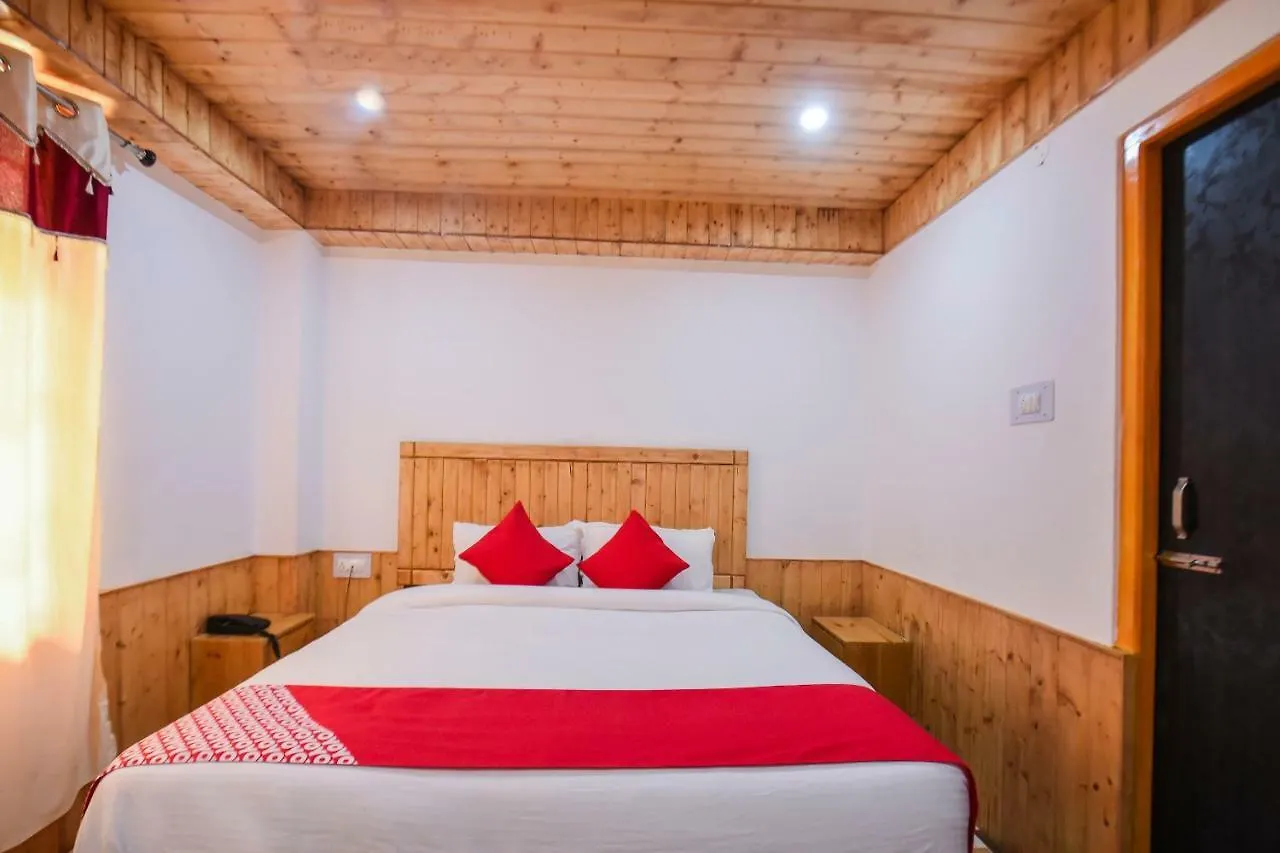 Oyo 14202 Rajinder Regency Hotel Shimla 3*,  India